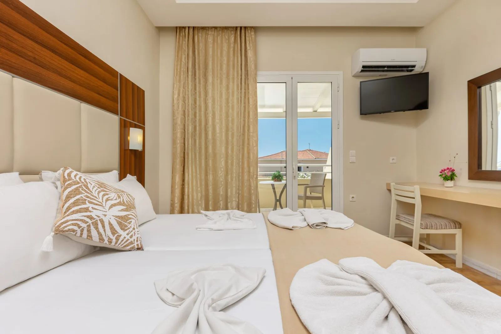Esperia Hotel Zante, Laganas, Grčka — Superior Triple Room with Pool View