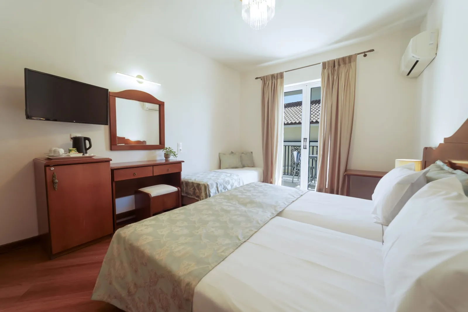 Diana Hotel Zakynthos, Vares, Grčka — Premium Comfort Triple Room