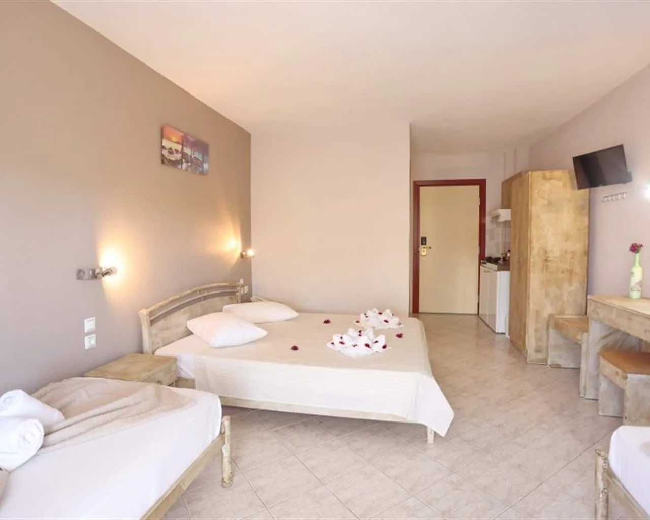 Summer Dream Hotel By Anayia All-Inclusive Resorts, Rodos, Grčka — Family Room BunkBed Garden/Pool View
