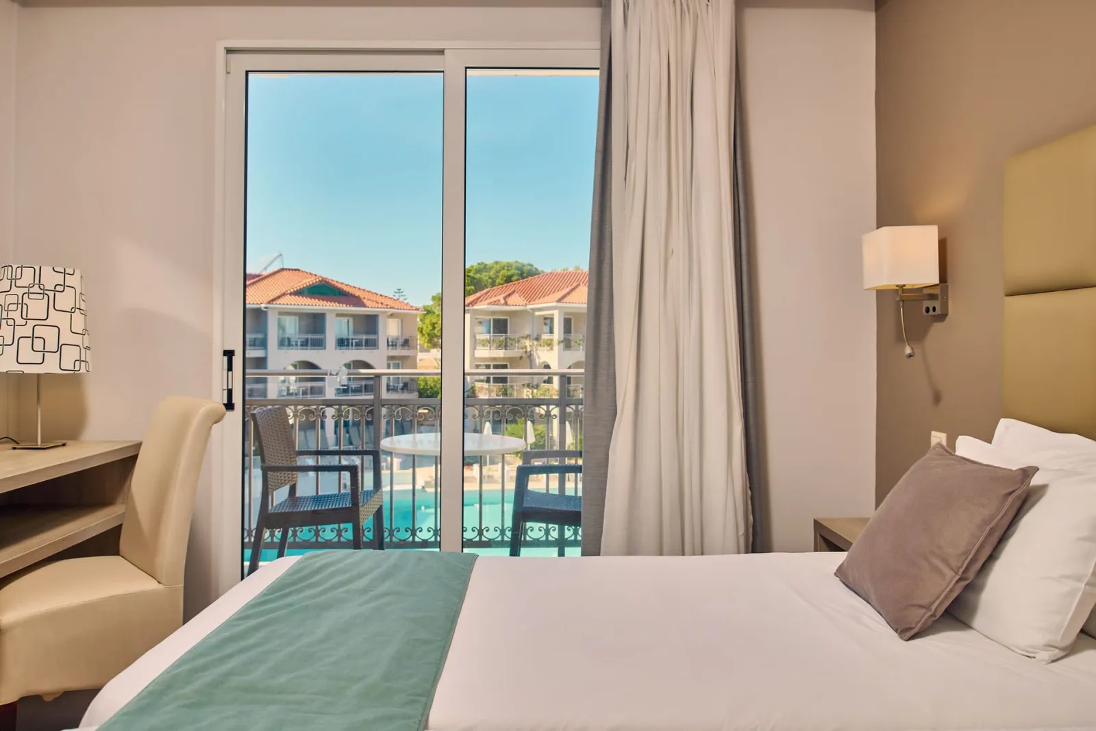 Tsilivi Beach Hotel Zakynthos, Tsilivi, Grčka — Cozy Double Room with Pool View - 22m²