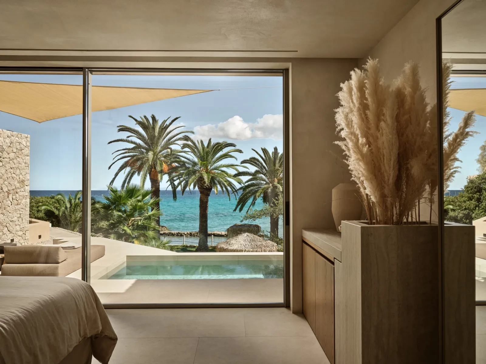 Calypso Suites & Villas Zakynthos, Alikes, Grčka — Executive Beachfront View Suite with Heated Mini Pool
