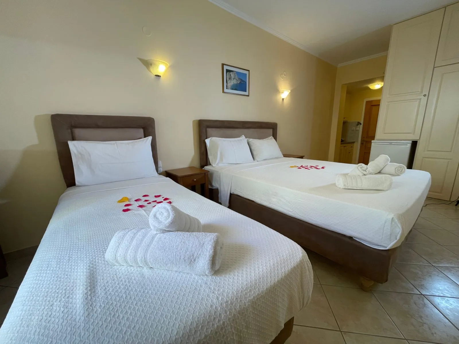 Sofia Hotel Lefkada, Nikiana, Grčka — Double Room Mountain View with extra bed
