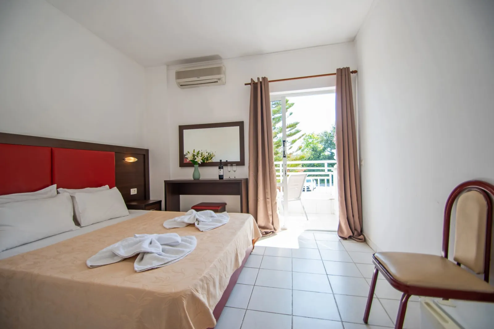 Ikaros Hotel, Laganas, Grčka — Family Room