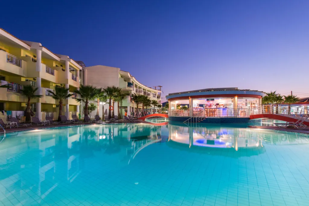 Caretta Beach Resort & WaterPark, Kalamaki, Grčka — plaža
