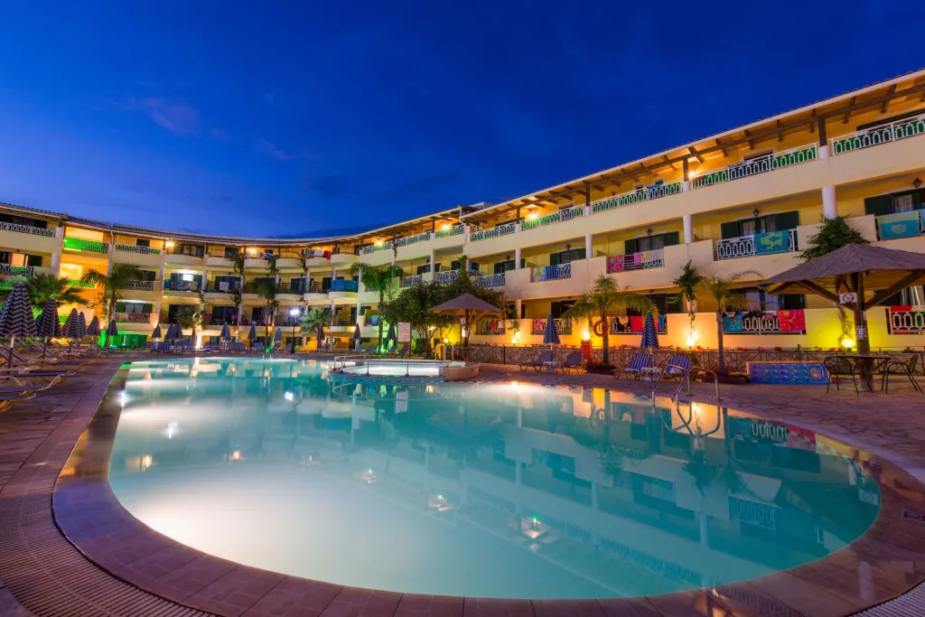 Caretta Beach Resort & WaterPark, Kalamaki, Grčka — plaža