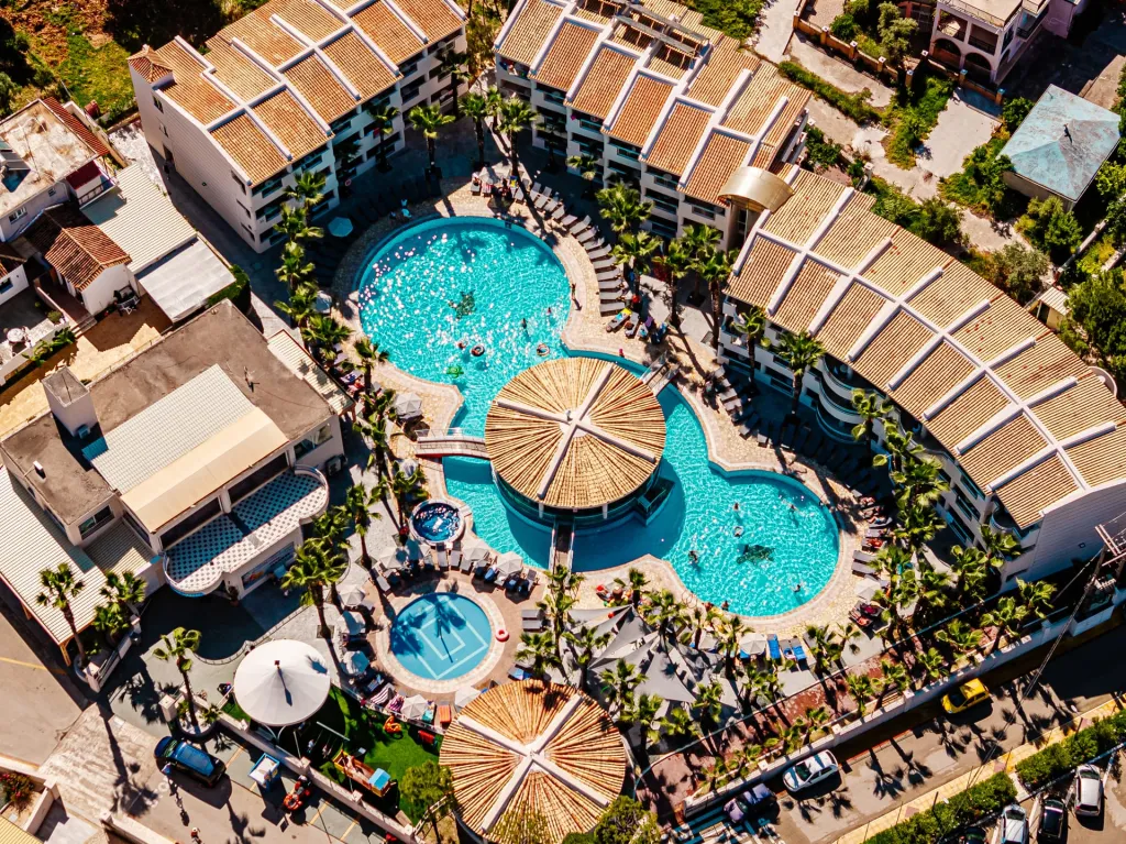 Caretta Beach Resort & WaterPark, Kalamaki, Grčka — plaža