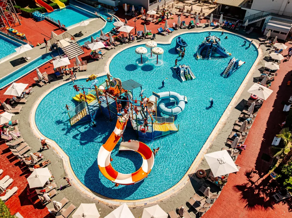 Caretta Beach Resort & WaterPark, Kalamaki, Grčka — plaža