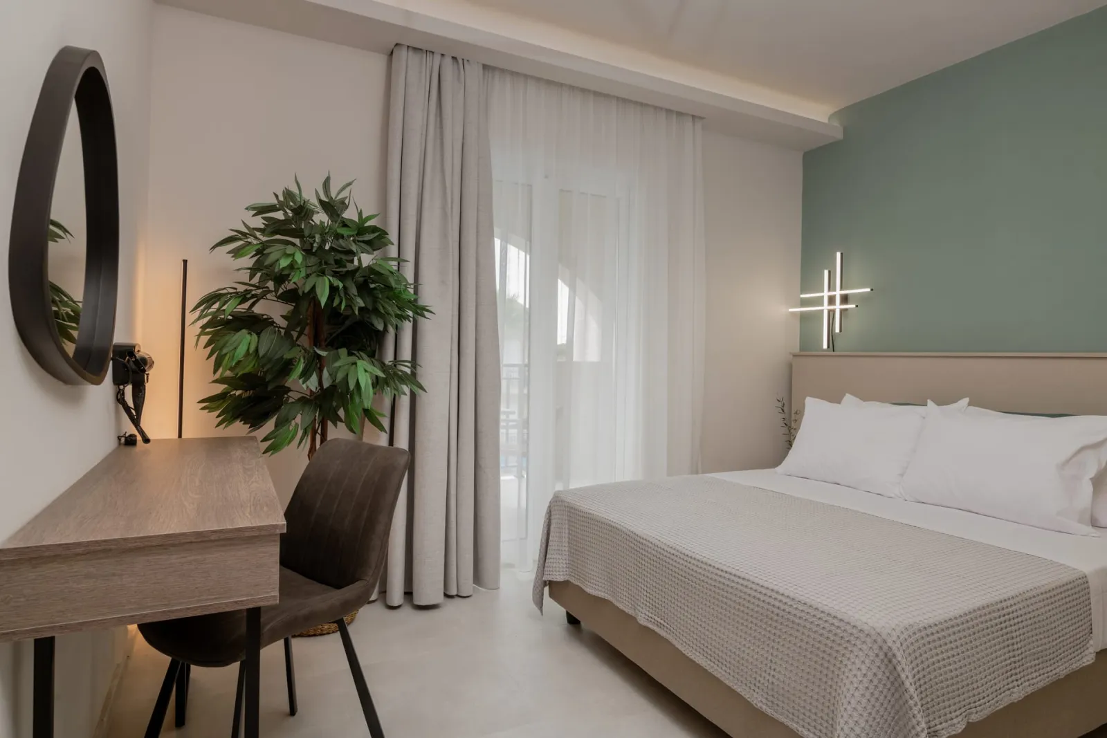 Hera Zakynthos Hotel, Agrilia, Grčka — Deluxe Room | Pool View [35 m²]