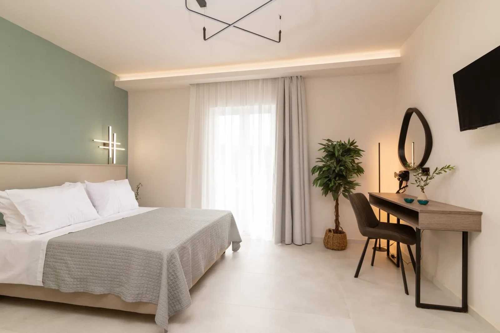 Hera Zakynthos Hotel, Agrilia, Grčka — Deluxe Triple Room | Pool View [30 m²]