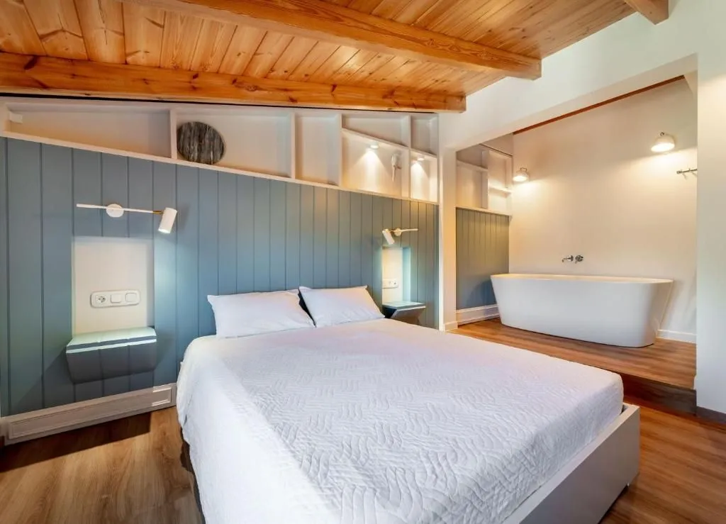 Allure Central Boutique Hotel, Grčka — Suite with Bathtub