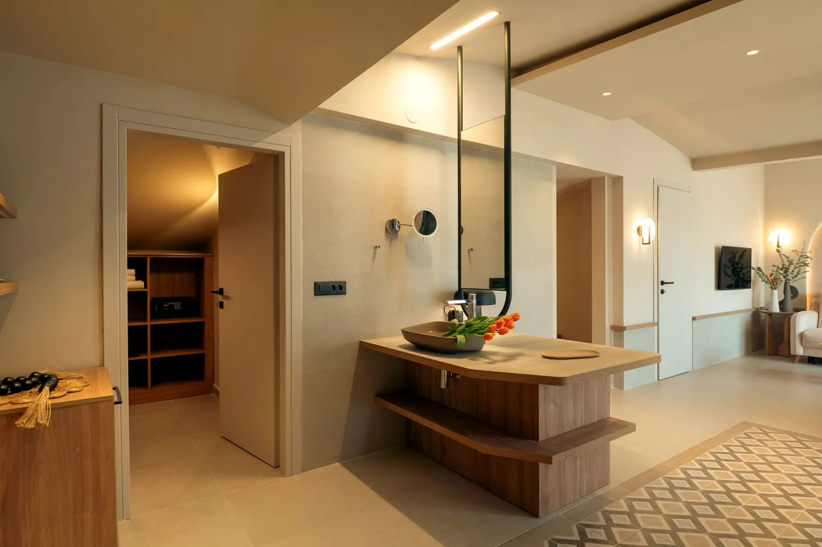 Zeus Eleva Kassandra Lagoon Adults Only (12+), Hanioti, Grčka — Lagoon Eclipse View Jetted pool Loft Suite