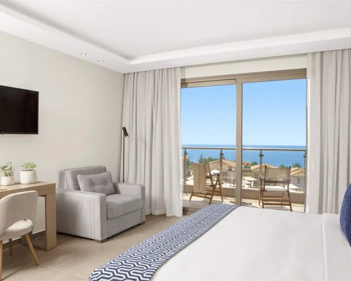 Zeus Eleva Ajul, Agia Paraskevi, Grčka — Bungalow Deluxe Sea View