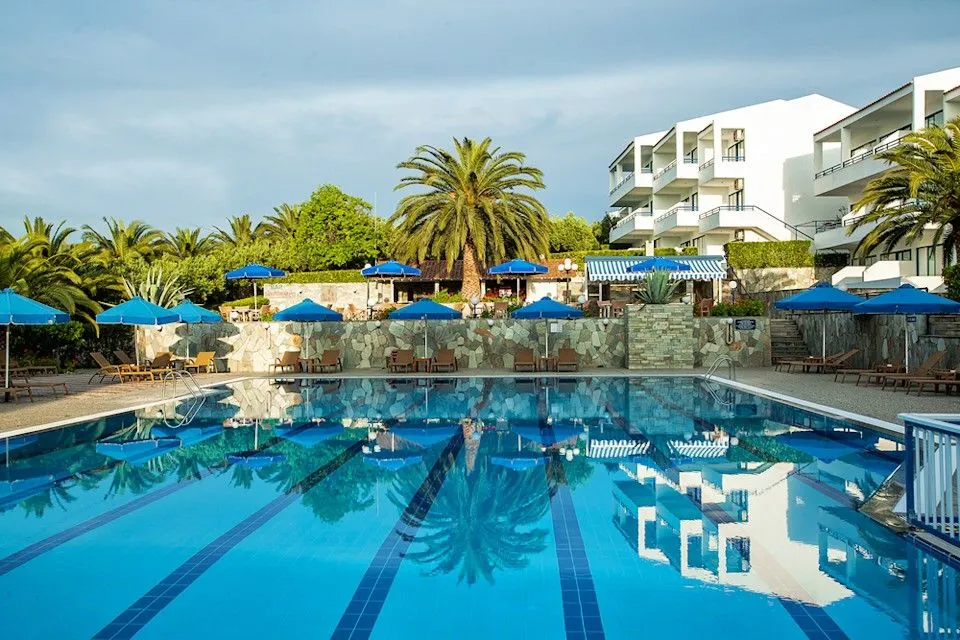 Xenios Port Marina Hotel, Pefkohori, Grčka — fotografija 1