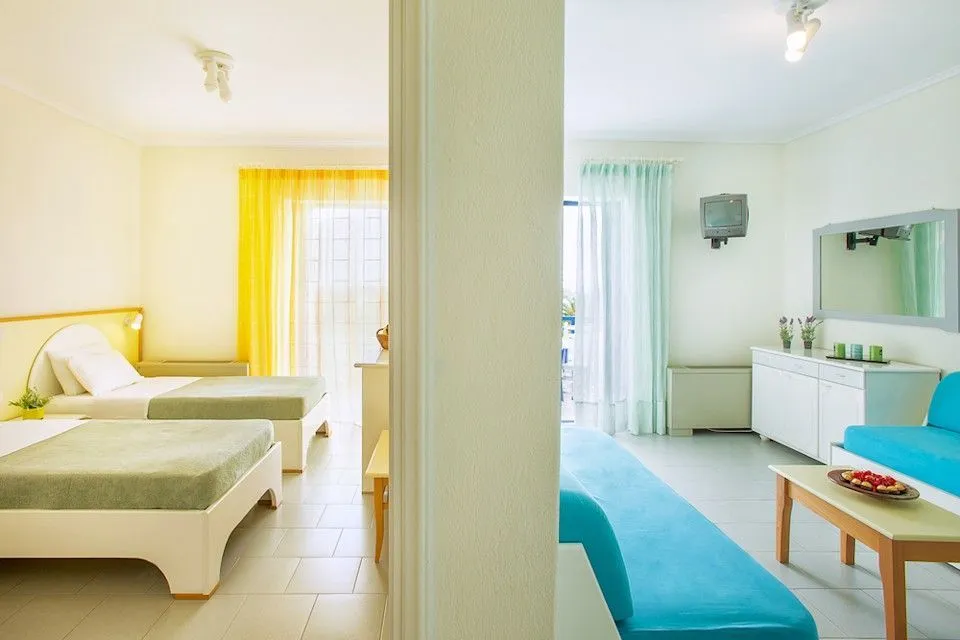 Xenios Port Marina Hotel, Pefkohori, Grčka — Family Room Sea View