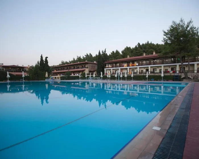 Simantro Resort, Sani, Grčka — plaža