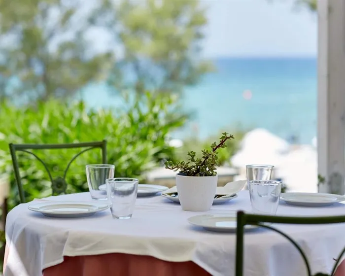 Simantro Resort, Sani, Grčka — plaža