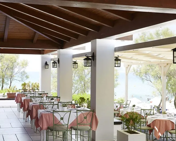 Simantro Resort, Sani, Grčka — plaža