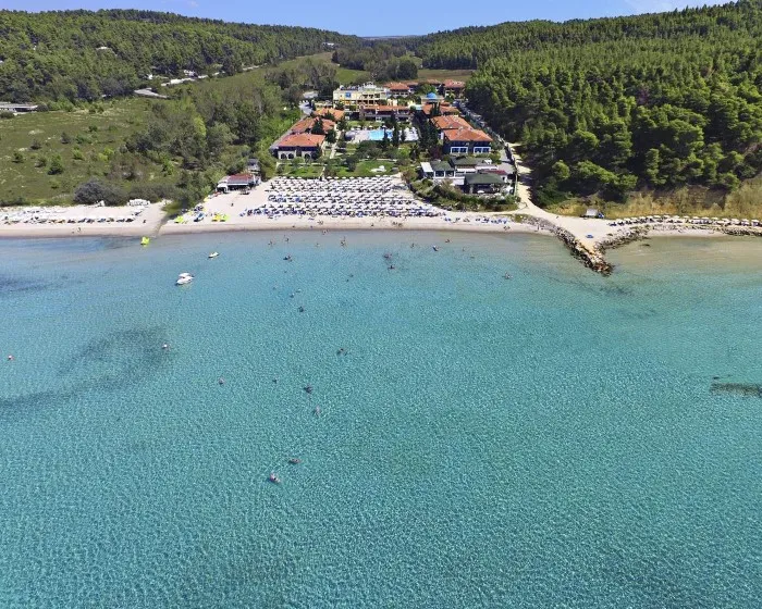 Simantro Resort, Sani, Grčka — plaža