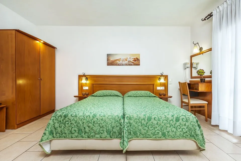 Nereides Hotel, Hanioti, Grčka — Double Room