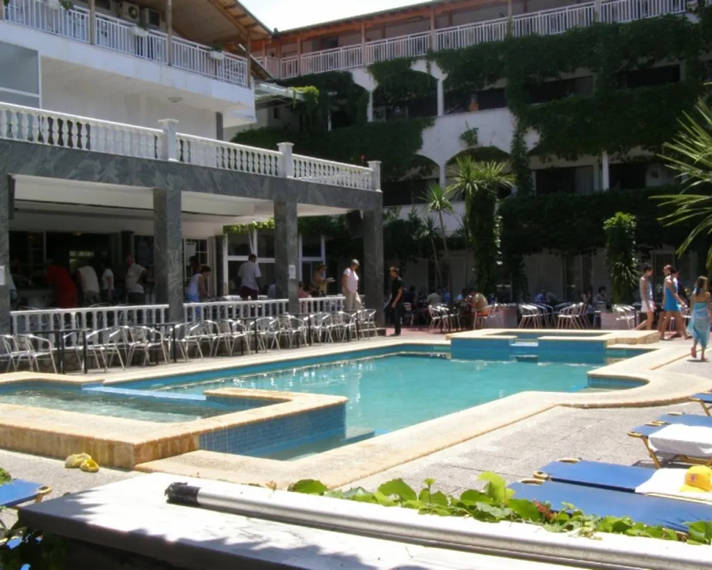 Olympic Kosma Hotel, Hanioti, Grčka — bazen