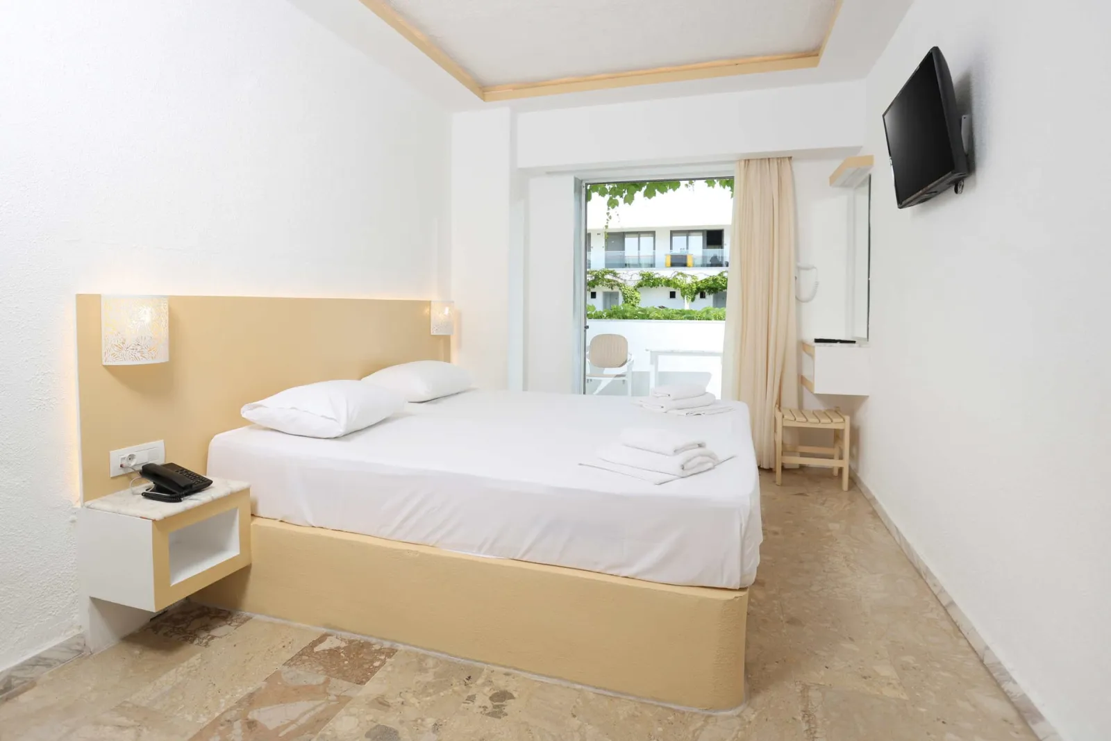 Olympic Kosma Hotel, Hanioti, Grčka — Double Standard