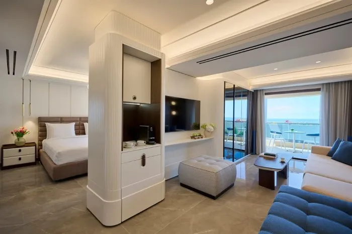 Pomegranate Wellness Spa Hotel, Nea Potidea, Grčka — Suite 1 BedRoom Kassandra /Prestige Suites
