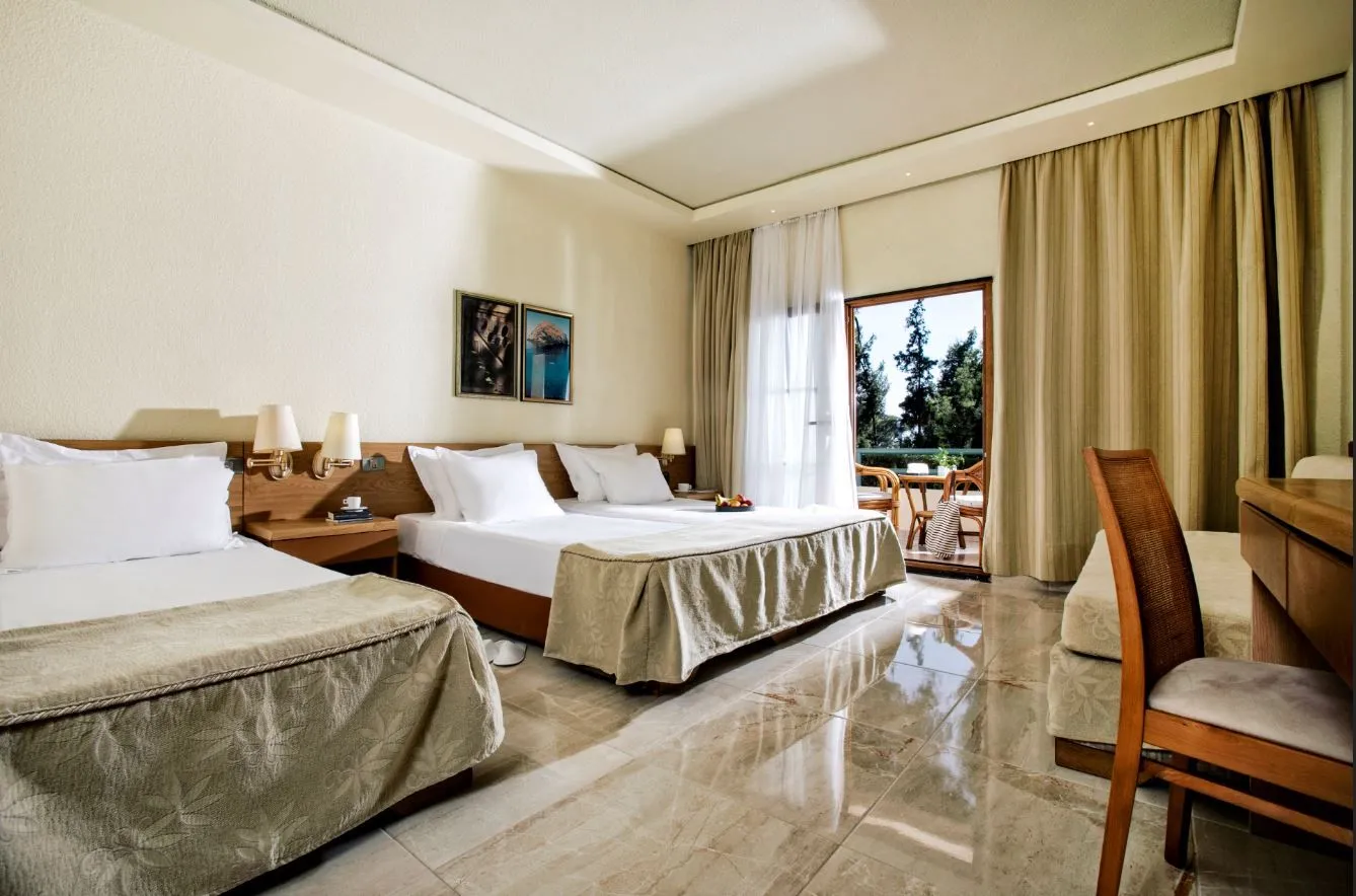 Possidi Holidays Resort & Suites Hotel, Posidi, Grčka — Family Room with Mountain View