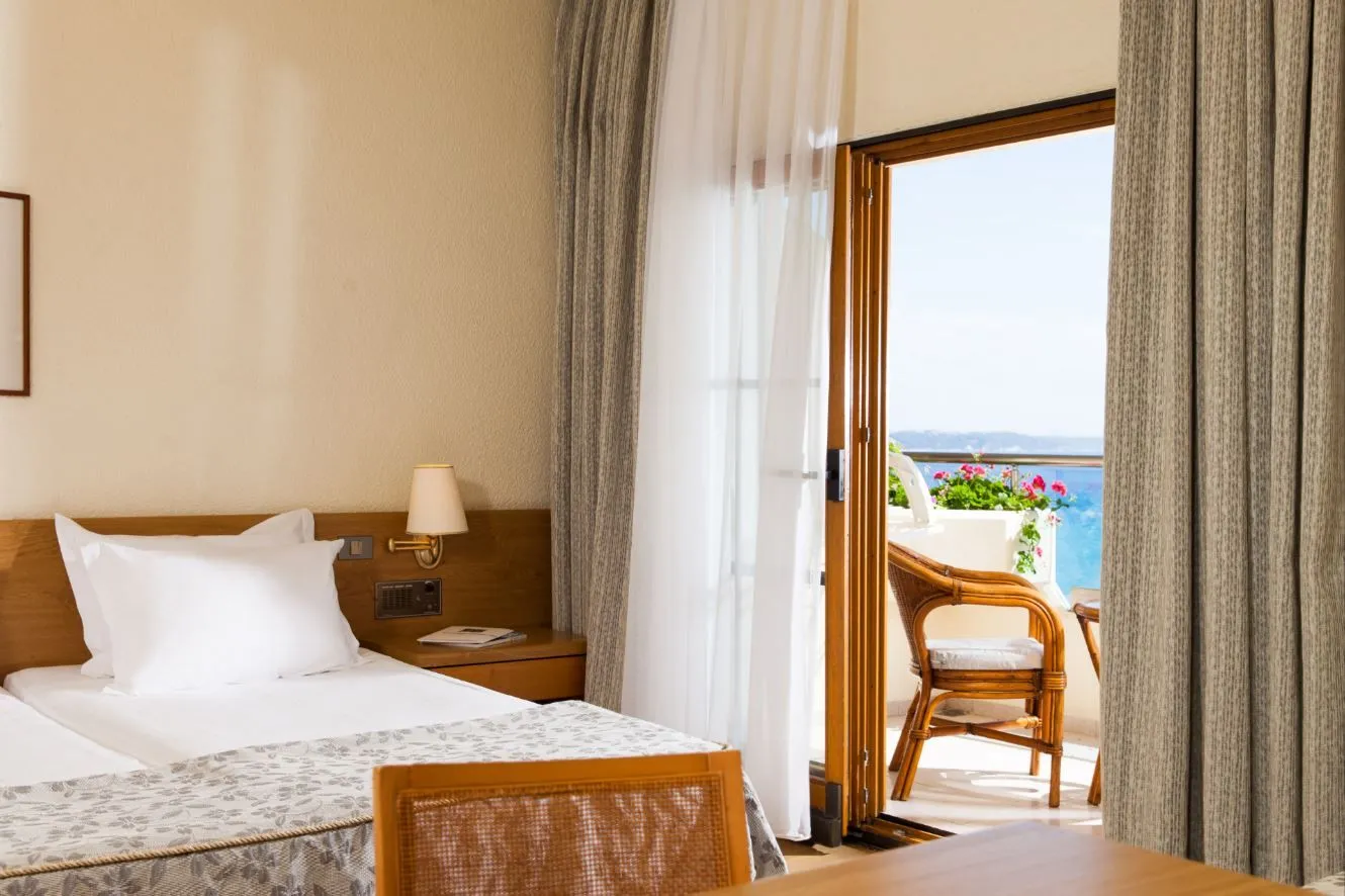 Possidi Holidays Resort & Suites Hotel, Posidi, Grčka — Family Room with Sea View