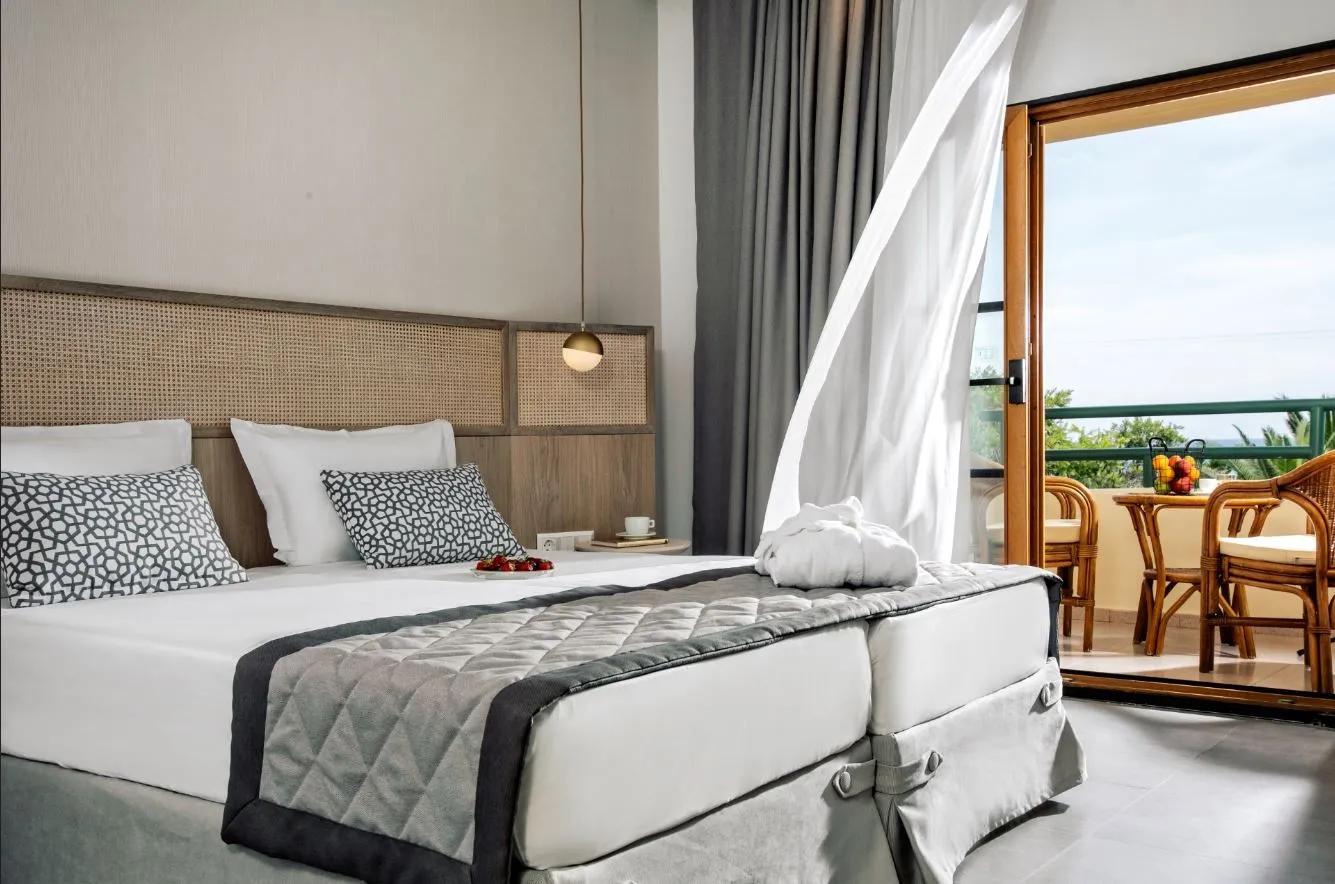Possidi Holidays Resort & Suites Hotel, Posidi, Grčka — Junior Suite Sea View