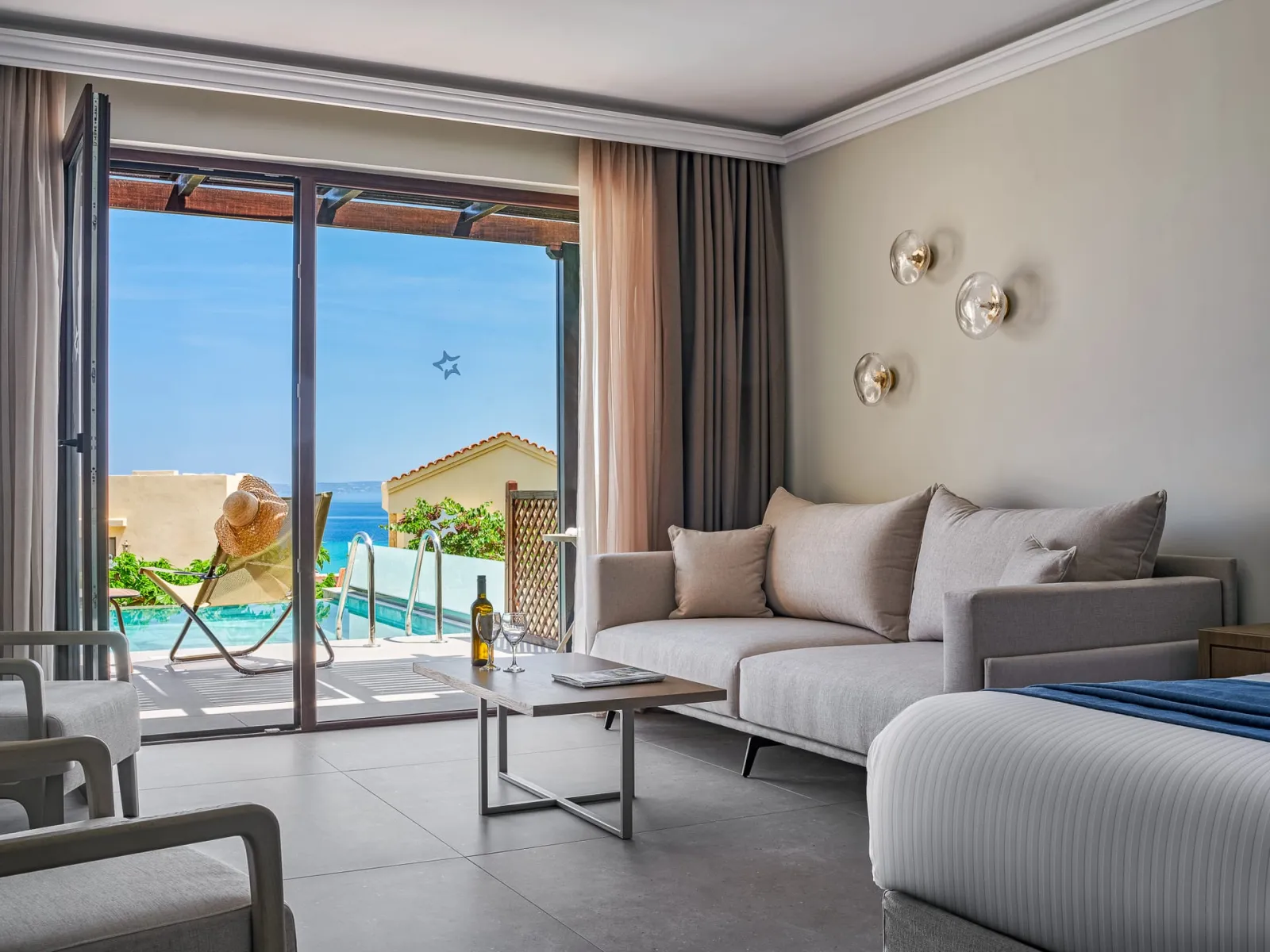 Aegean Melathron Thalasso Spa Hotel, Kalitea, Grčka — Elegance Suite with Private Pool