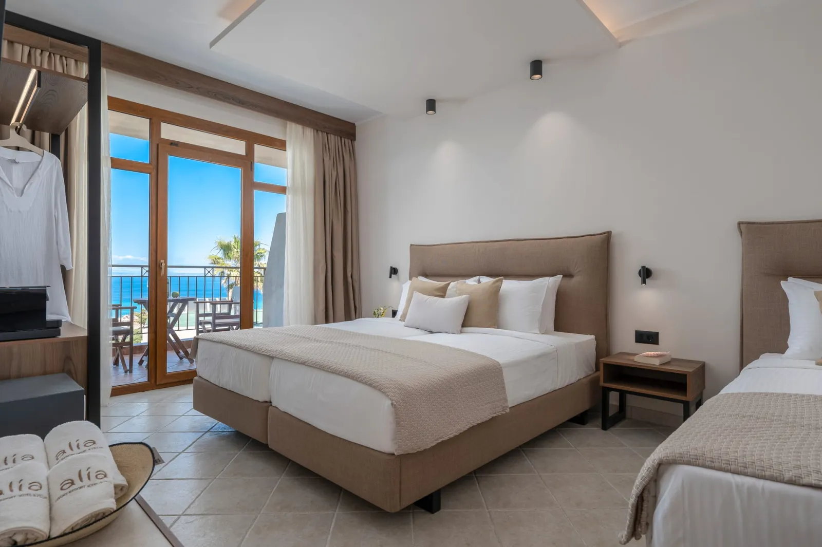 Alia Luxury Resort Hotel & Villas (Adults only), Pefkohori, Grčka — CLASSIC SEA VIEW TRIPLE ROOM