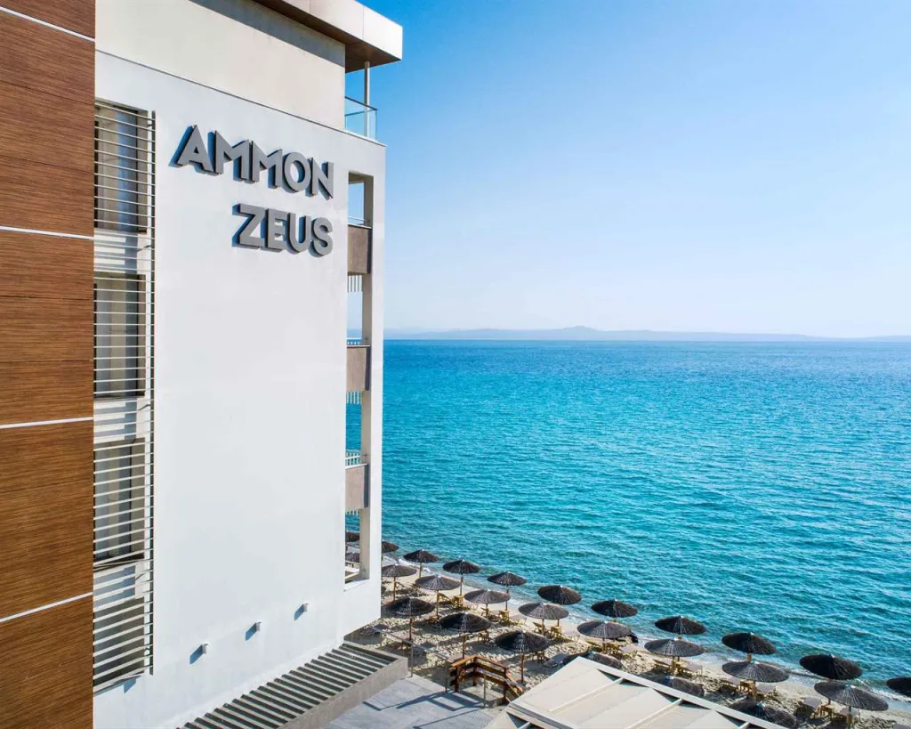 Ammon Zeus Luxury Beach Hotel, Kalitea, Grčka — plaža