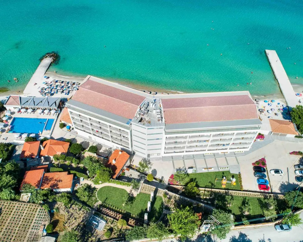 Ammon Zeus Luxury Beach Hotel, Kalitea, Grčka — plaža