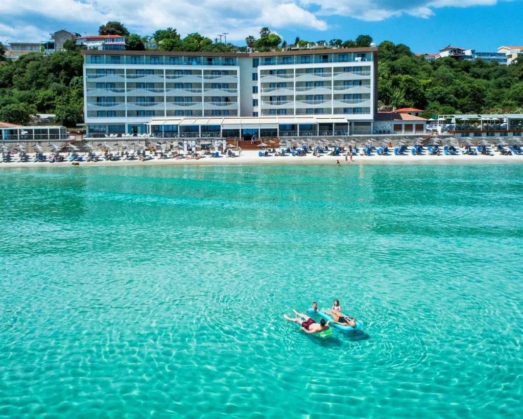 Ammon Zeus Luxury Beach Hotel, Kalitea, Grčka — plaža