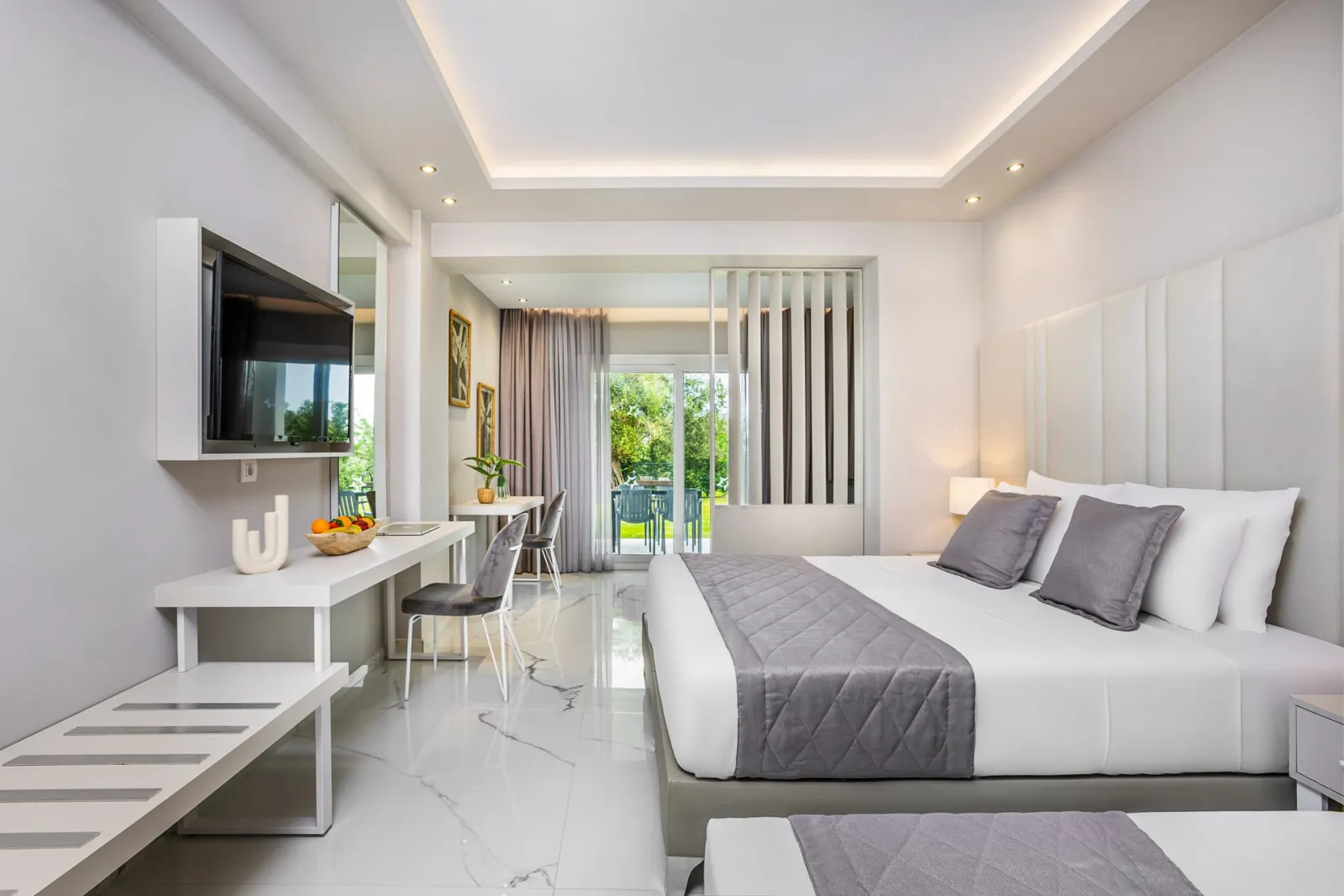 Anna Hotel Halkidiki, Pefkohori, Grčka — Family Room Open Plan
