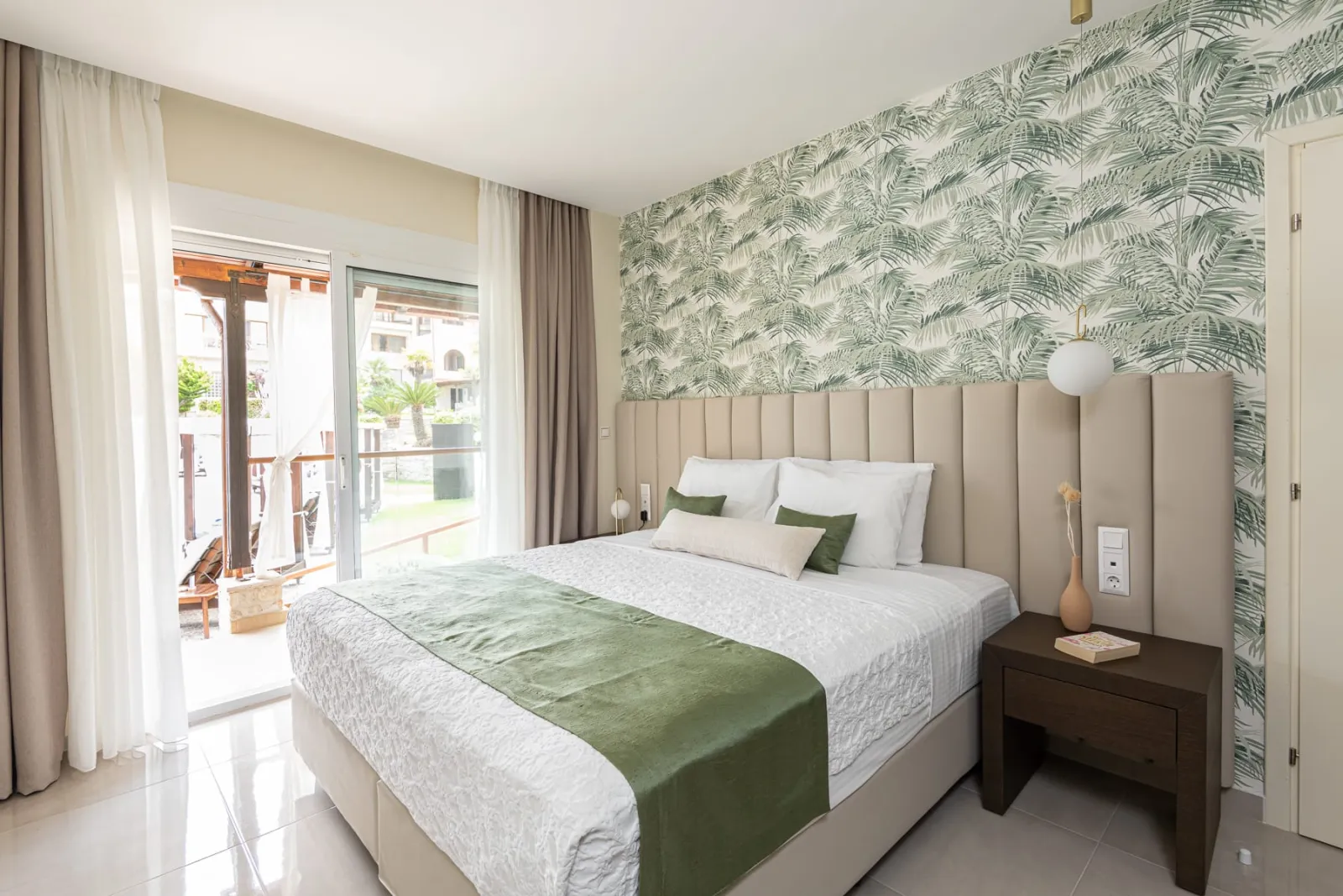 Blue Bay Hotel Halkidiki – Adults Only, Afitos, Grčka — Pool Front Suite