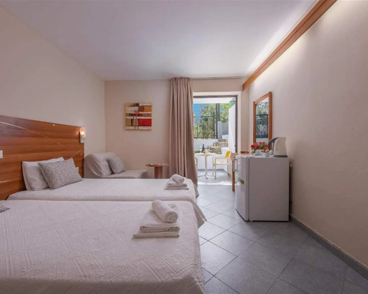 Dionysos Hotel & Suites, Hanioti, Grčka — Double for Single Use