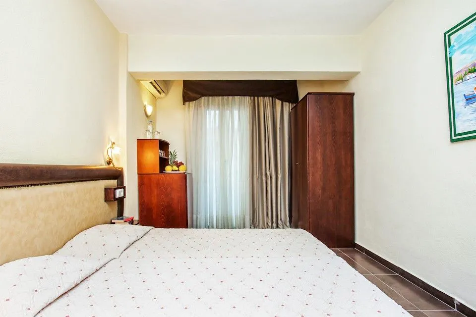 Elinotel Polis Hotel, Hanioti, Grčka — Family Comfort Room