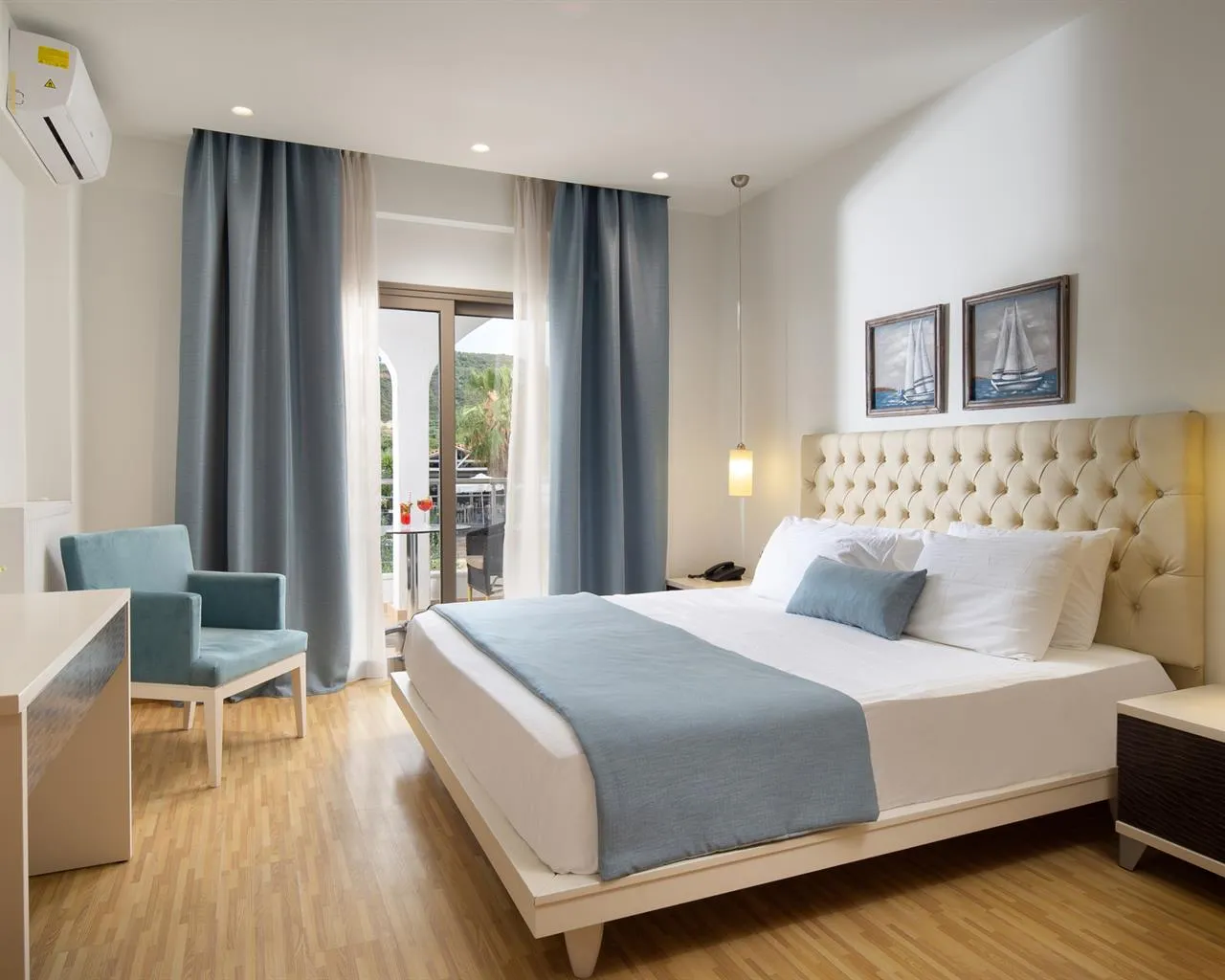 Flegra Palace Halkidiki, Pefkohori, Grčka — Suite  Grand Pool View