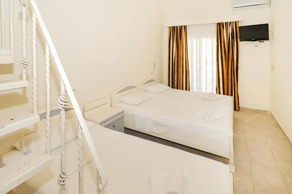 Hanioti Grand Victoria, Hanioti, Grčka — Family Split Level