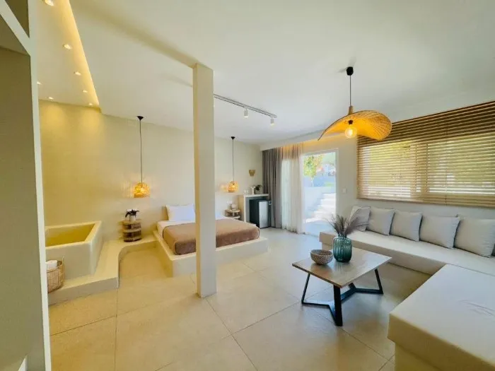 Haris Hotel Chanioti, Hanioti, Grčka — Suite  Superior Renovated