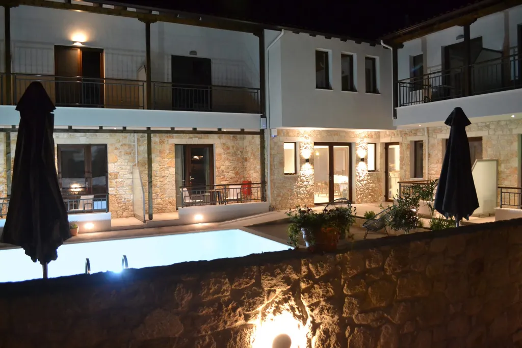 IADES suites, Afitos, Grčka — smeštajna jedinica