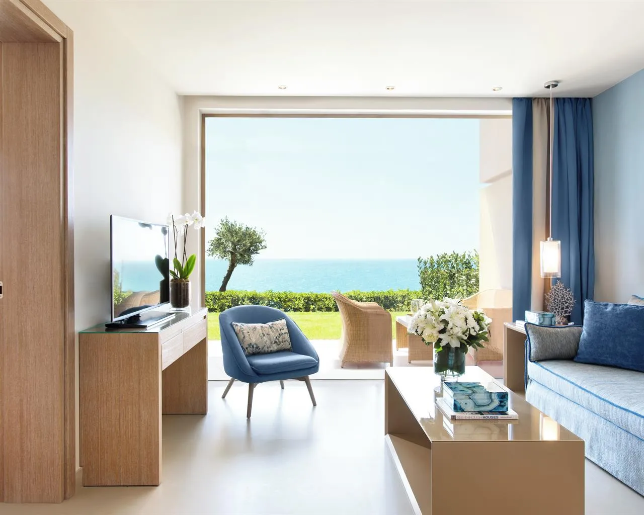 Ikos Oceania, Nea Mudanja, Grčka — Junior Suite Deluxe Sea View