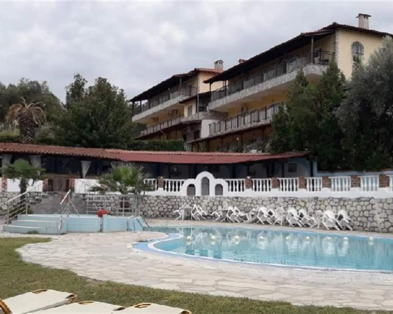 Kassandra Bay Village, Kriopigi