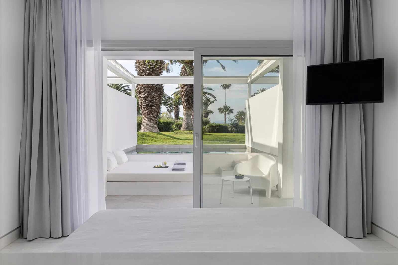 Kassandra Palace, Kriopigi, Grčka — NEW! One Bedroom Suite Private Pool