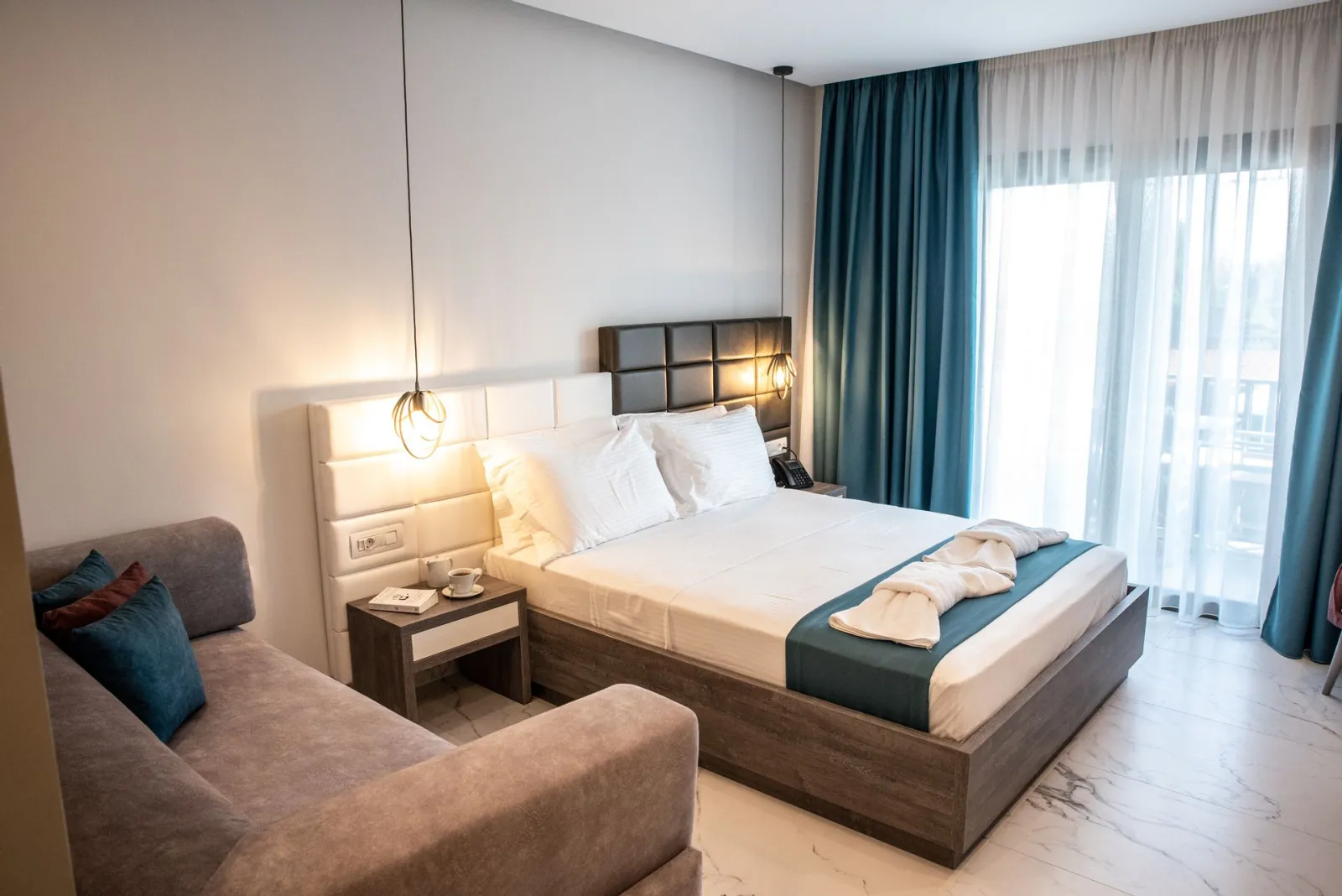 Lagaria Hotel & Apartments, Afitos, Grčka — Deluxe Triple Room