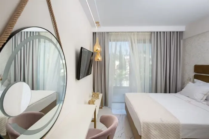 Laguna Resort, Hanioti, Grčka — Junior Suite Garden View