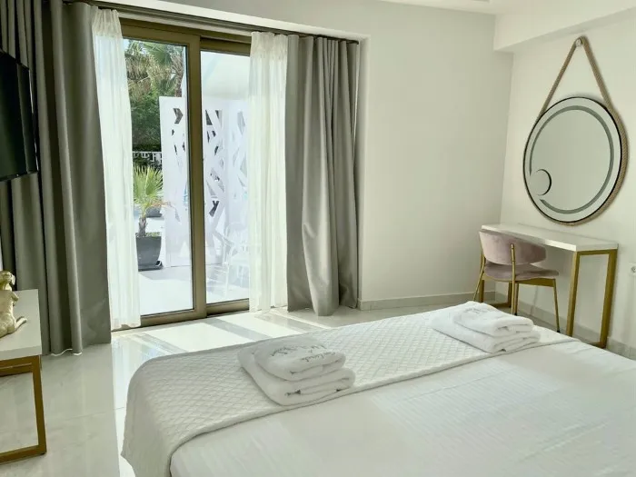 Laguna Resort, Hanioti, Grčka — Junior Suite Sea View